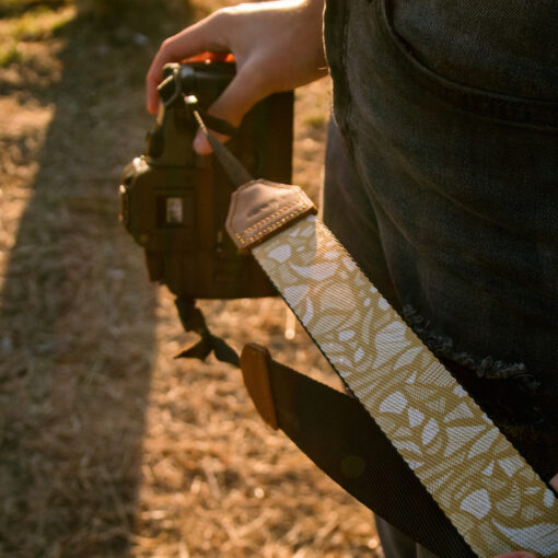 the-dijon-camera-strap-by-lunar