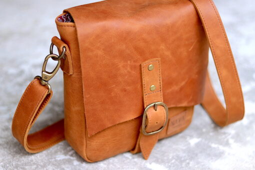 nava-apparel-postman-bag-tan-leather