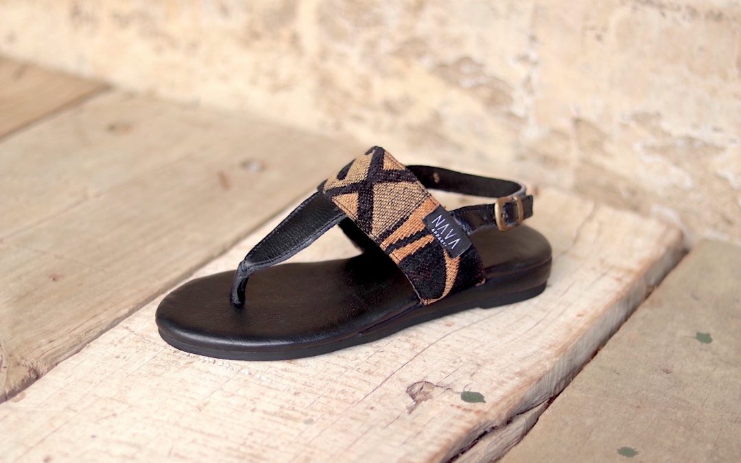 Women’s V-Sandals ‘Khoisan’ Gazelle Black Leather