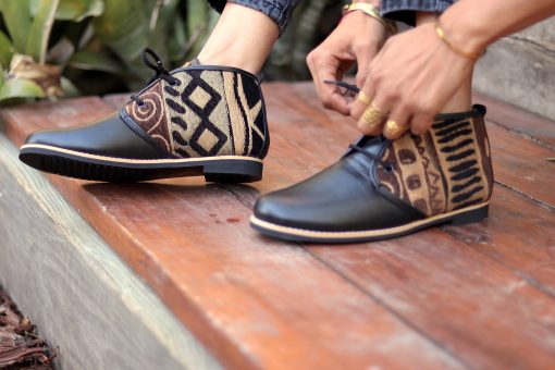 nava-apparel-womens-veldskoen-khoisan-black-leather-tribal-pattern-desert-shoe-khoisan-collection