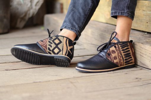 nava-apparel-womens-veldskoen-khoisan-black-leather-tribal-pattern-desert-shoe-khoisan-collection