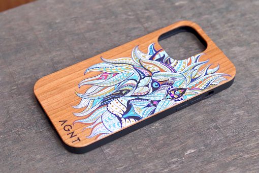 Wooden Phone Cover Lion Art iPhone 13 Pro Max Side