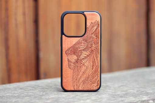 Wooden Phone Cover Lion Engraved iPhone 14 Pro