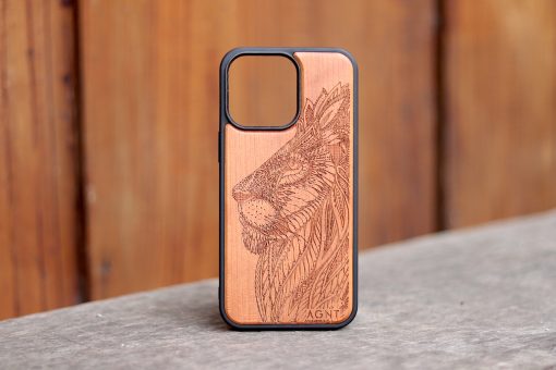 Wooden Phone Cover Lion Engraved iPhone 15 Pro Max
