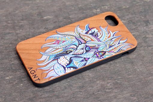 Wooden Phone Cover Lion Art iPhone 6 / 7 / 8 / SE Side