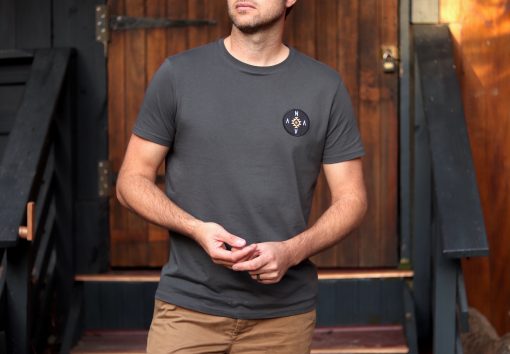 nava-apparel-mens-tribal-badge-t-shirt-charcoal-cotton