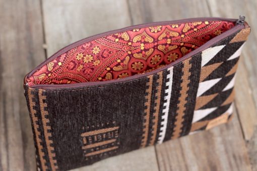 nava-apparel-laptop-case-zulu-brown-leather-zulu-collection-shweshwe