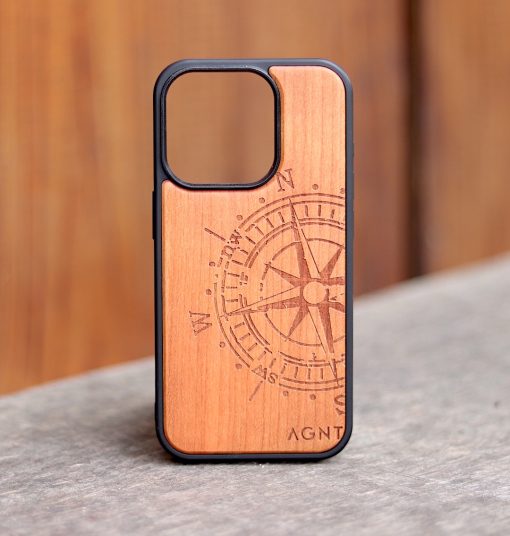 agnt-phone-cover-wood-compass-iphone