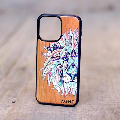 agnt-phone-cover-wood-lion-art-iphone