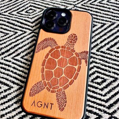 agnt-phone-cover-wood-turtle