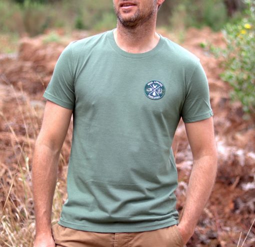 nava-apparel-mens-emblem-shweshwe-t-shirt-green