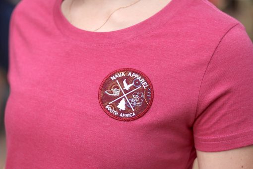 nava-apparel-womens-emblem-shweshwe-t-shirt-berry