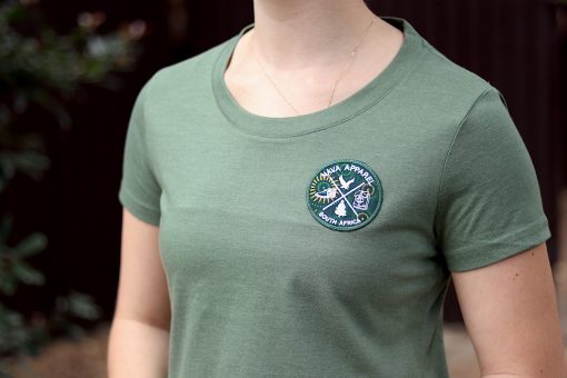 nava-apparel-womens-emblem-shweshwe-t-shirt-green