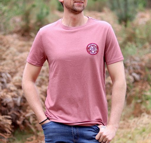 nava-apparel-mens-emblem-shweshwe-t-shirt-mauve