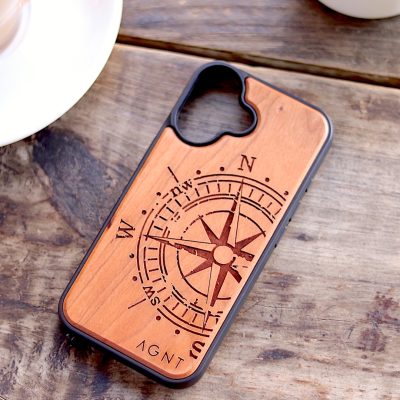 agnt-phone-cover-wood-compass-iphone