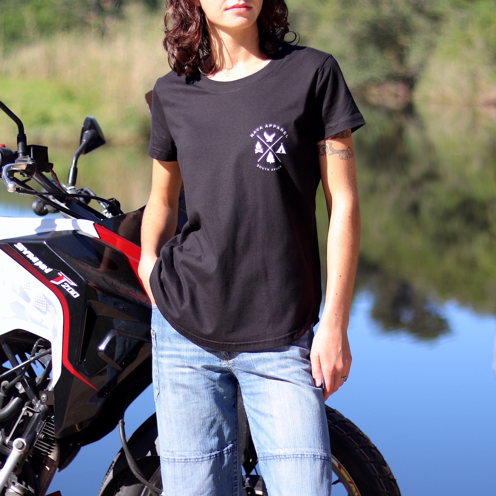 nava-apparel-womens-emblem-t-shirt-black