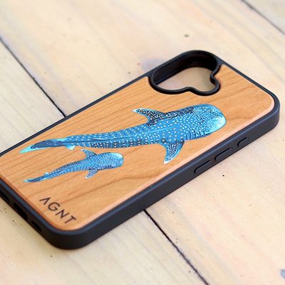 agnt-phone-cover-wood-whale-shark-iphone