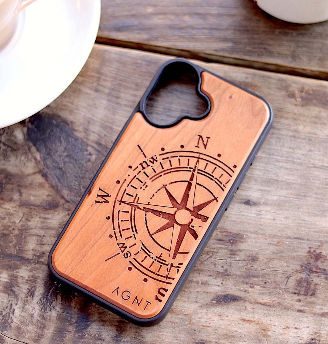 agnt-phone-cover-wood-compass-iphone